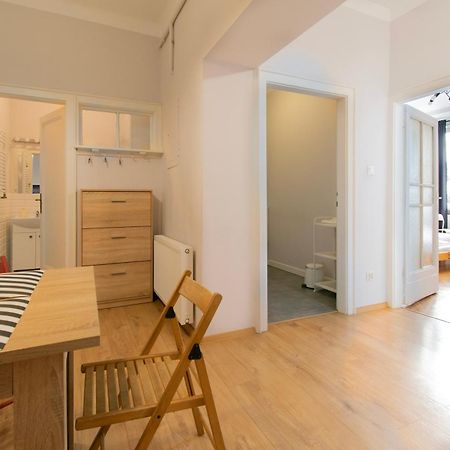 Retro Apartmentments Lobzowska Street คราคูฟ ภายนอก รูปภาพ