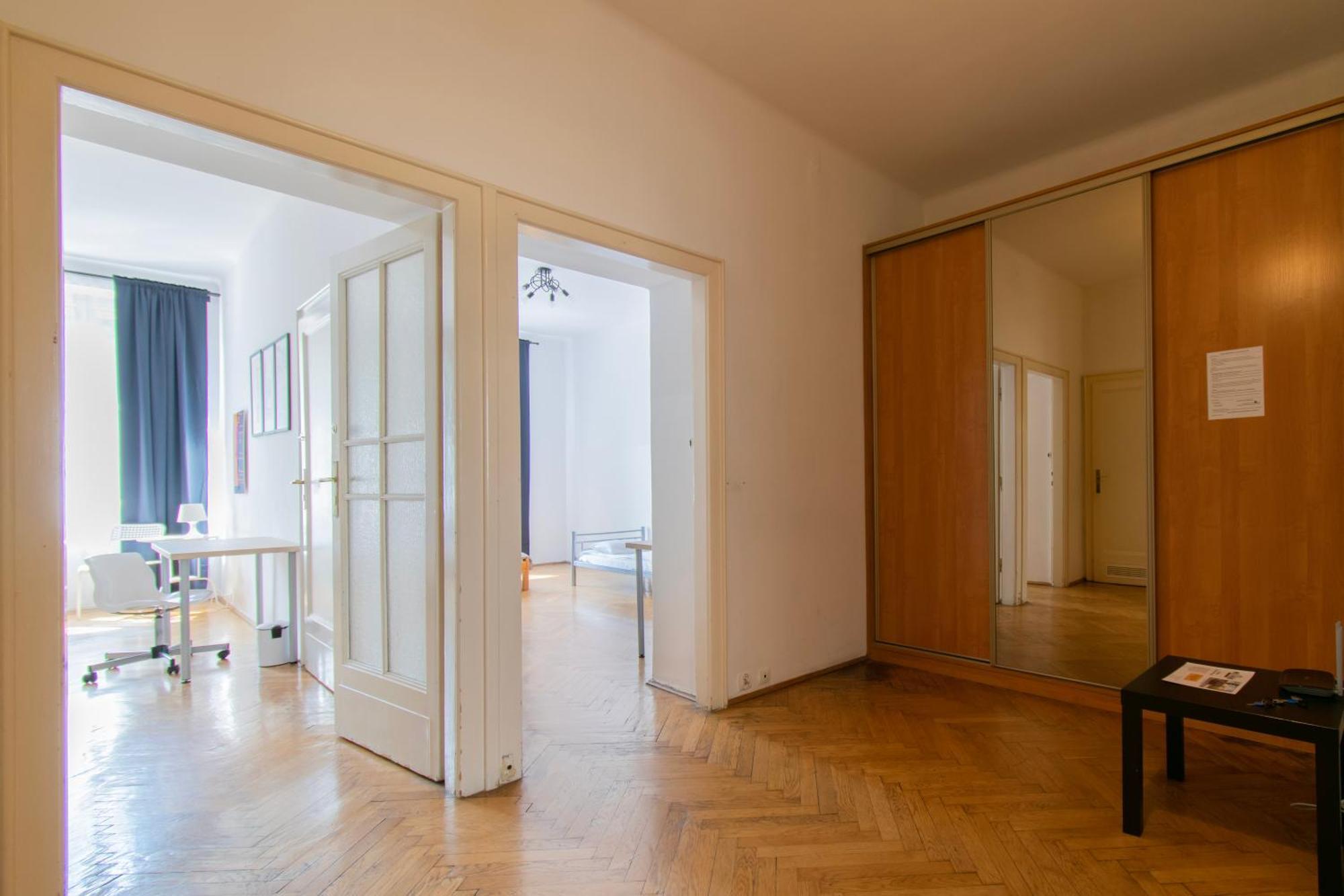Retro Apartmentments Lobzowska Street คราคูฟ ภายนอก รูปภาพ