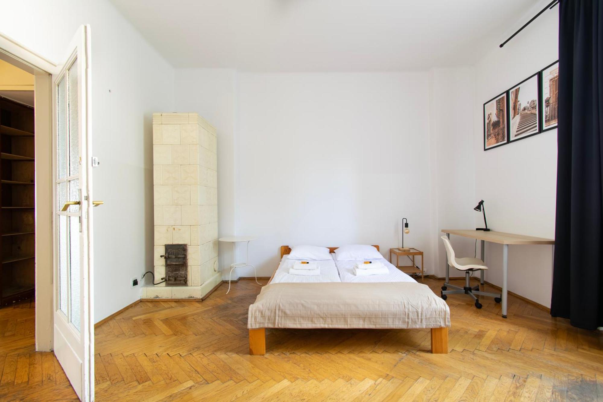 Retro Apartmentments Lobzowska Street คราคูฟ ภายนอก รูปภาพ