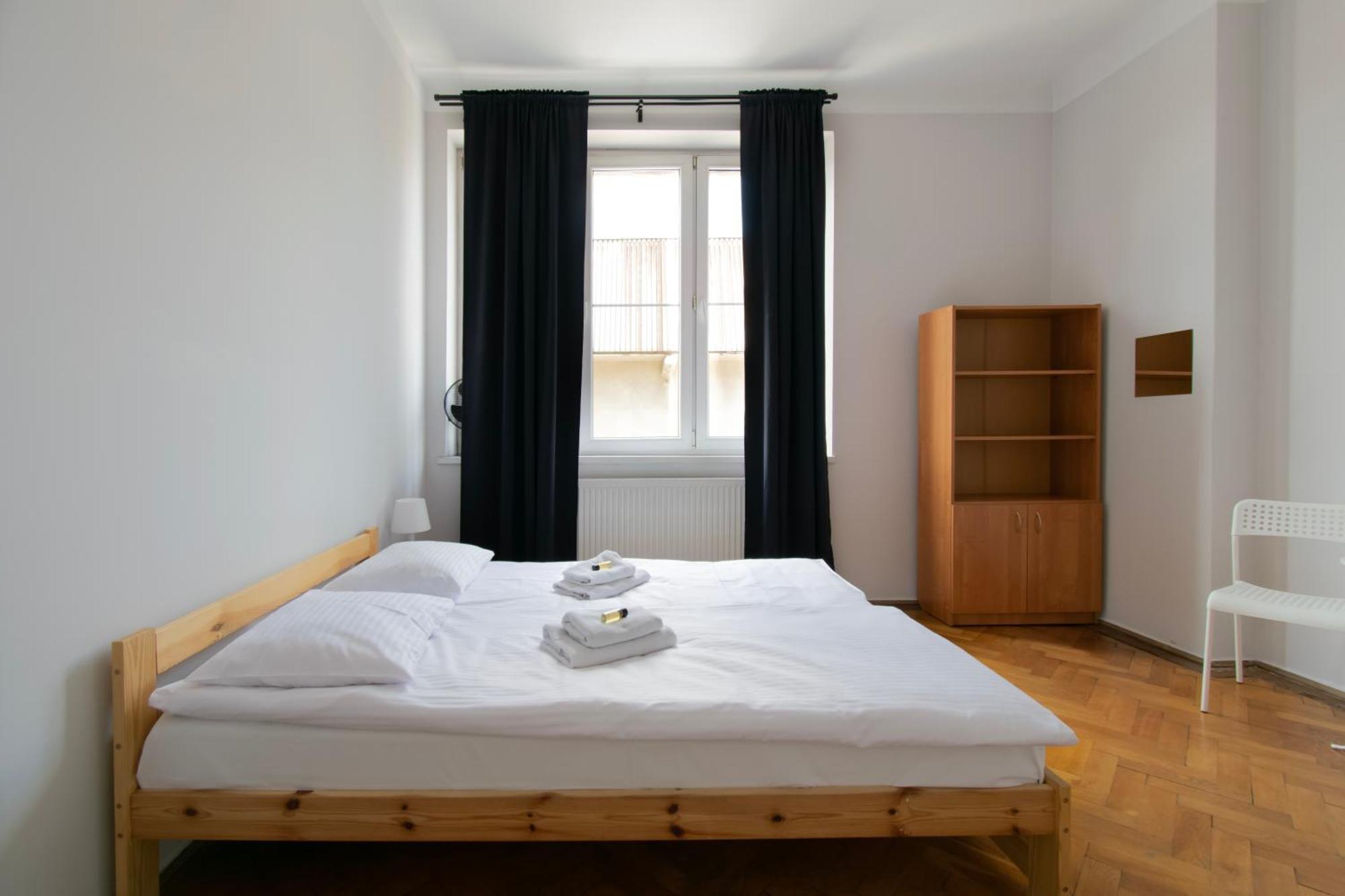 Retro Apartmentments Lobzowska Street คราคูฟ ภายนอก รูปภาพ