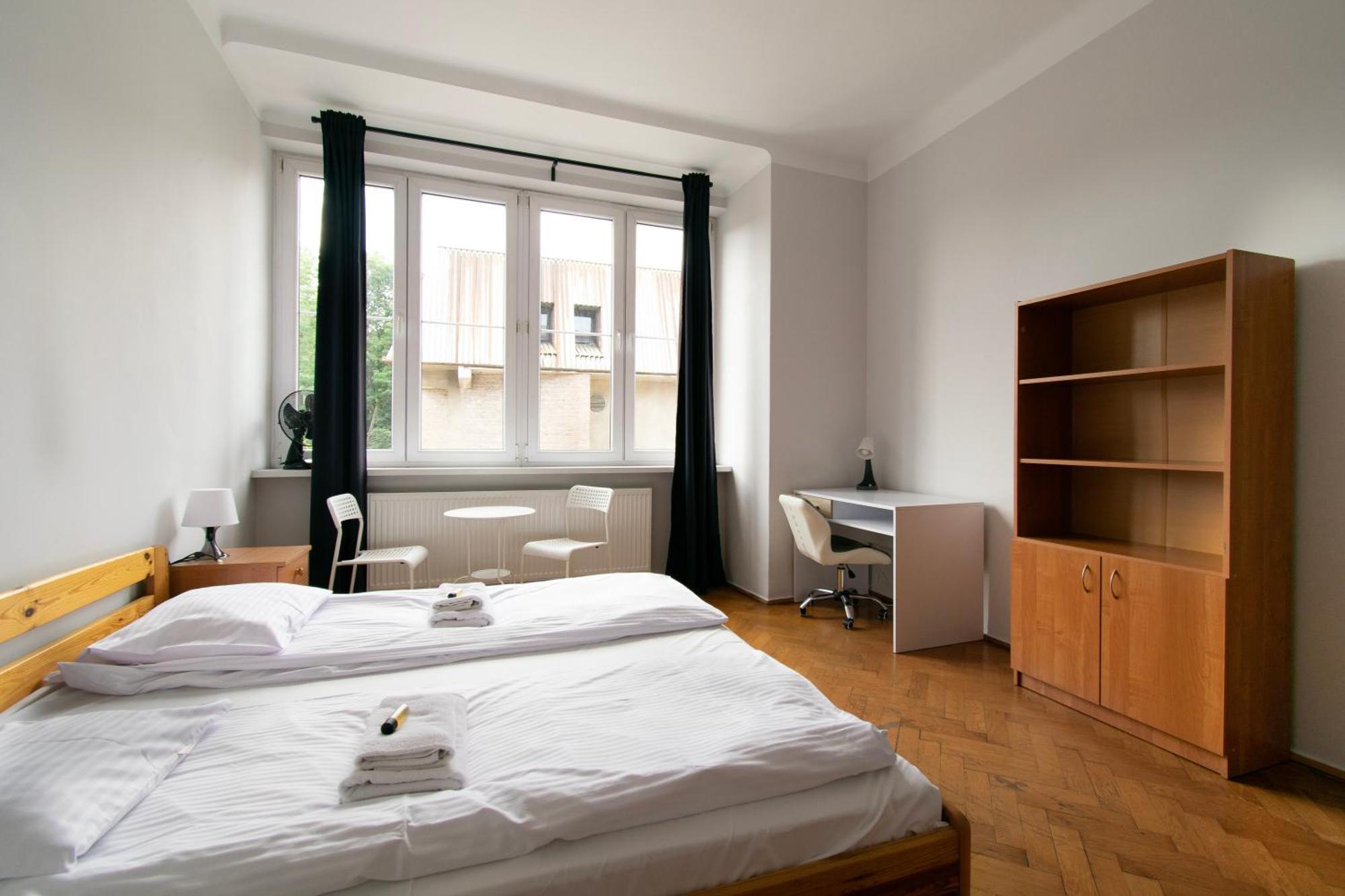 Retro Apartmentments Lobzowska Street คราคูฟ ภายนอก รูปภาพ