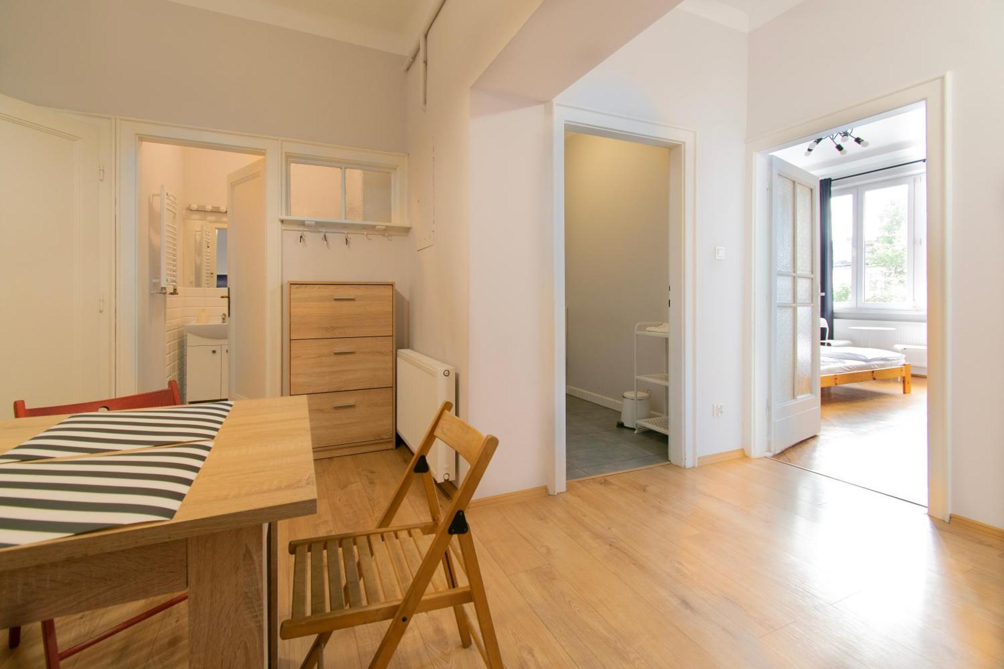 Retro Apartmentments Lobzowska Street คราคูฟ ภายนอก รูปภาพ