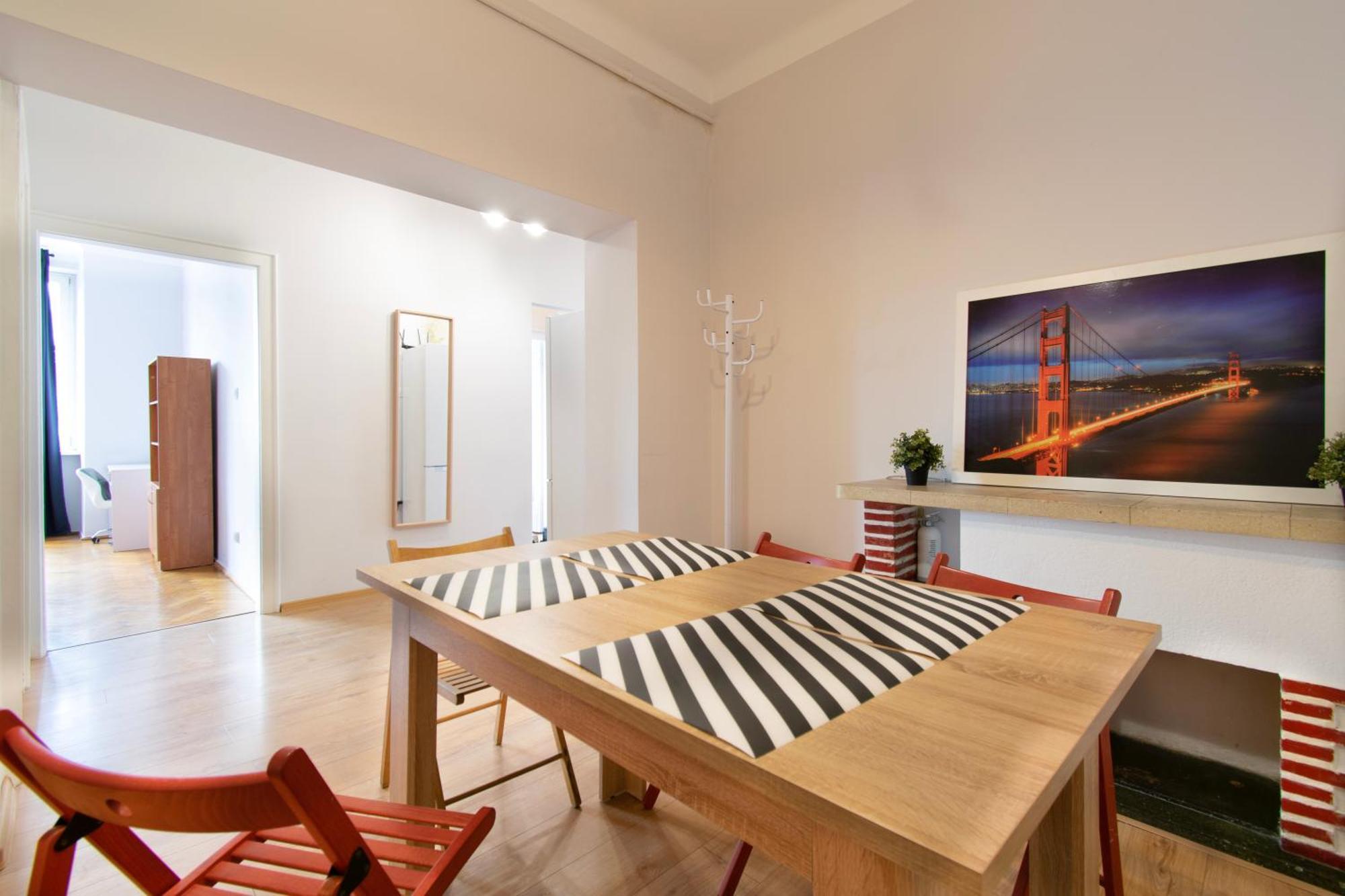 Retro Apartmentments Lobzowska Street คราคูฟ ภายนอก รูปภาพ